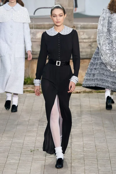 Look 19